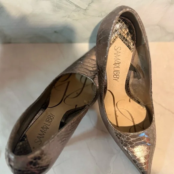 Sam & Libby Silver Heels with Pointed Toe - Picture 7 of 8